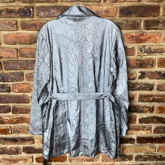 Colebrook & Co. Gray Snakeskin Faux Leather Button Down Belted Jacket Medium - Picture 6 of 6